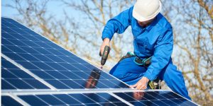 Installation Maintenance Panneaux Solaires Photovoltaïques à Pluvet